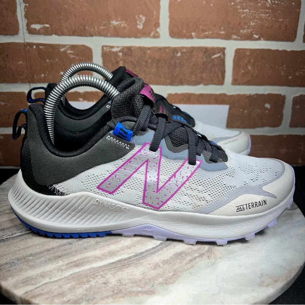New Balance Nitrel v4 Trail Shoes Womens Size 7.5 Athletic Running Sneakers.